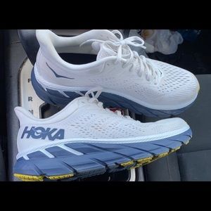 Hoka Clifton 7